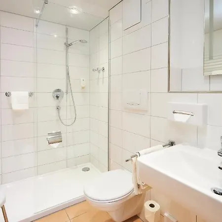 Flair Weinstube Lochner Hotell 3*