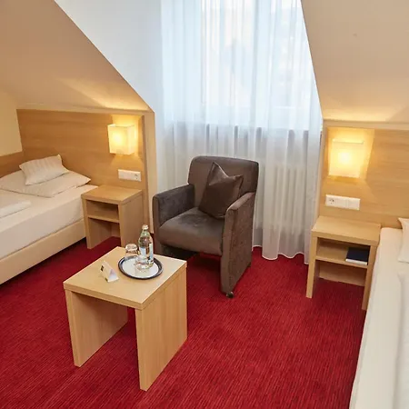 Hotell Flair Weinstube Lochner 3*
