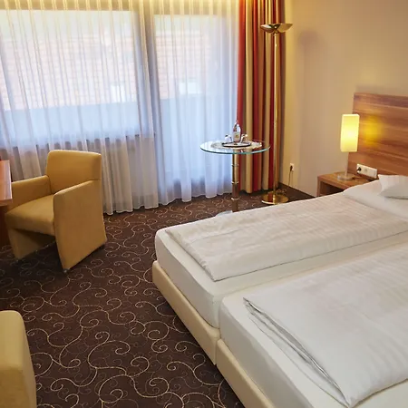 Hotell Flair Weinstube Lochner 3*