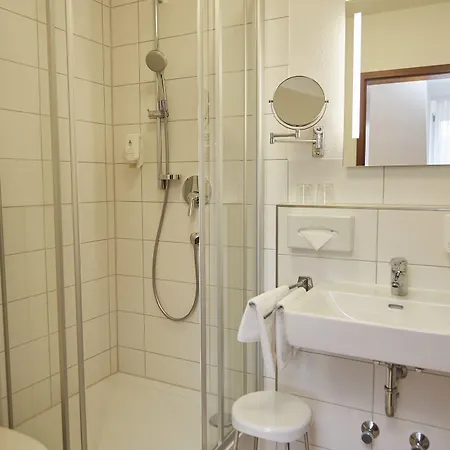 Hotell Flair Weinstube Lochner 3*